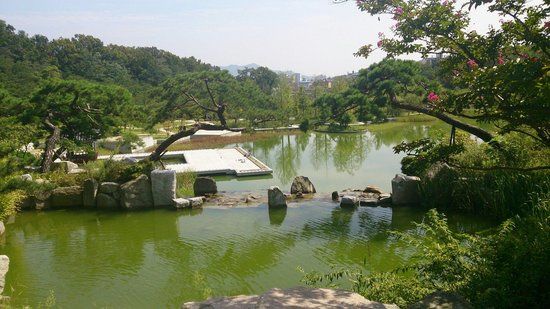 Pintu Masuk Utama Dream Forest